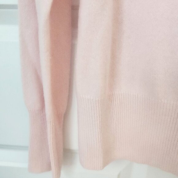 Neiman Marcus 100% Cashmere Light Pink Turtleneck Pullover Knit Sweater Large - Picture 12 of 16